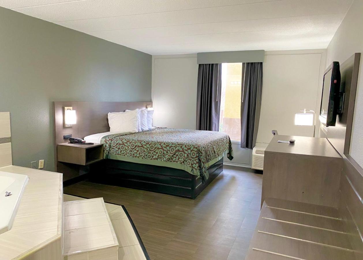 Days Inn By Wyndham Sharonville Dış mekan fotoğraf