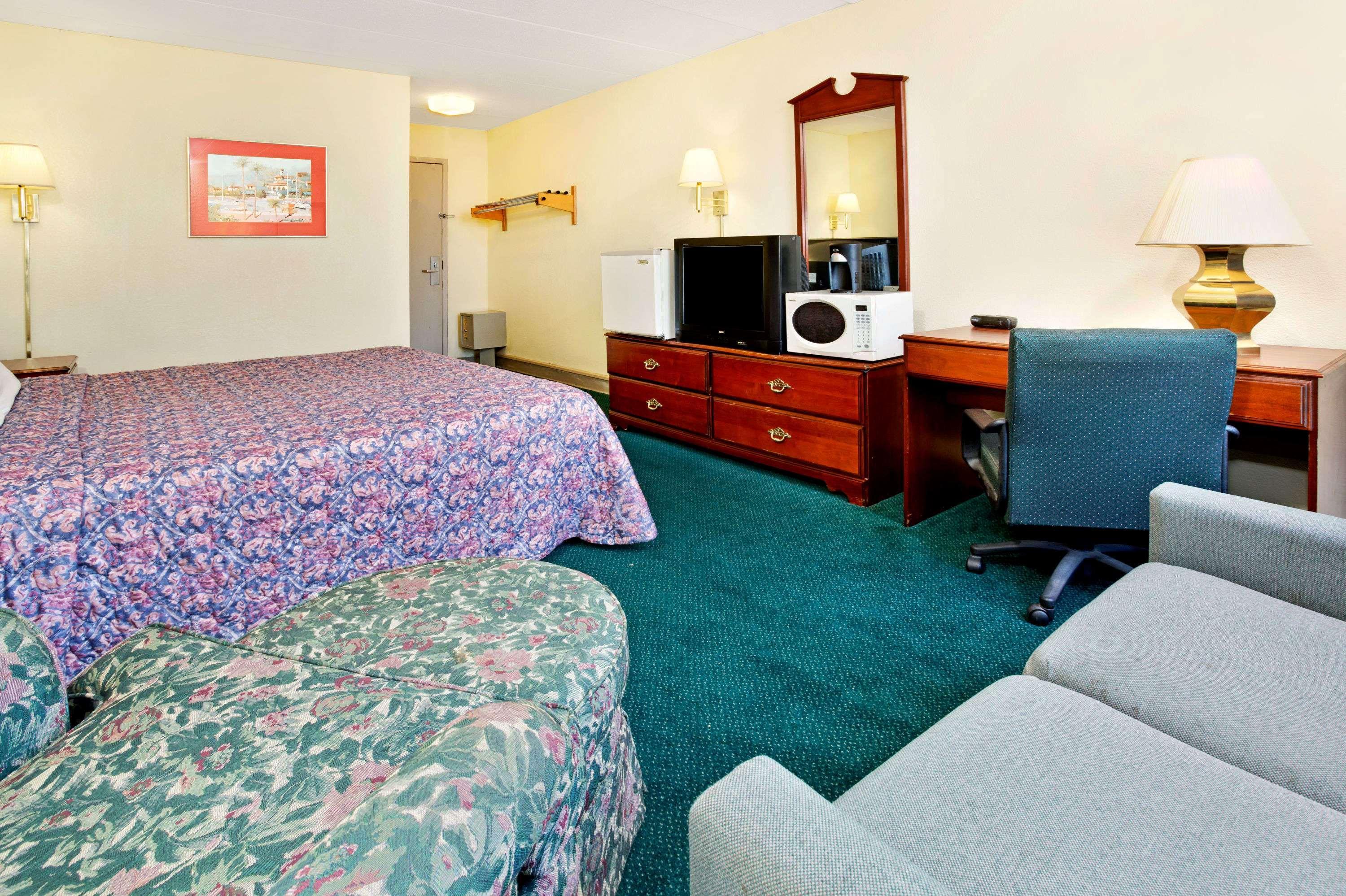 Days Inn By Wyndham Sharonville Dış mekan fotoğraf