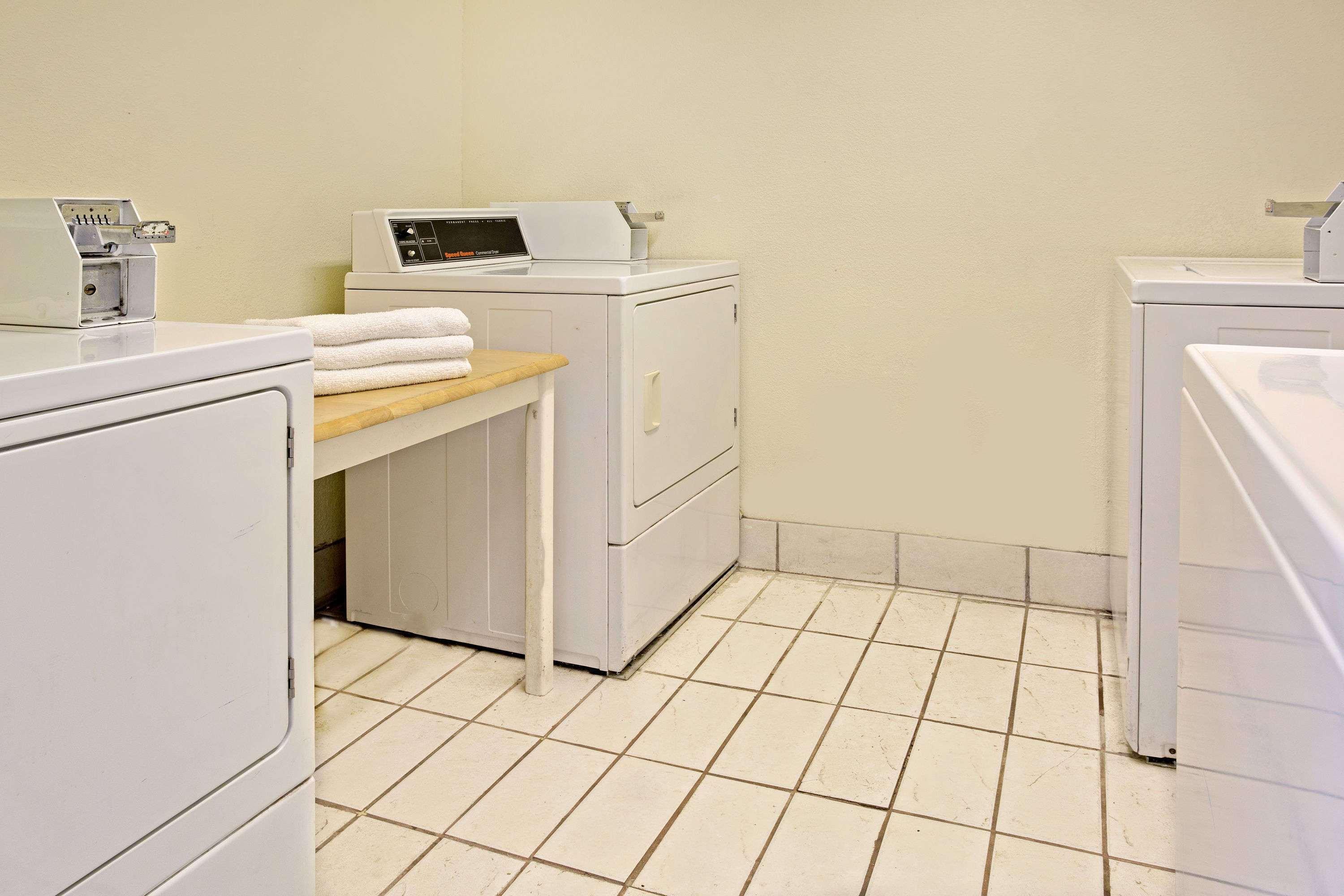 Days Inn By Wyndham Sharonville Dış mekan fotoğraf
