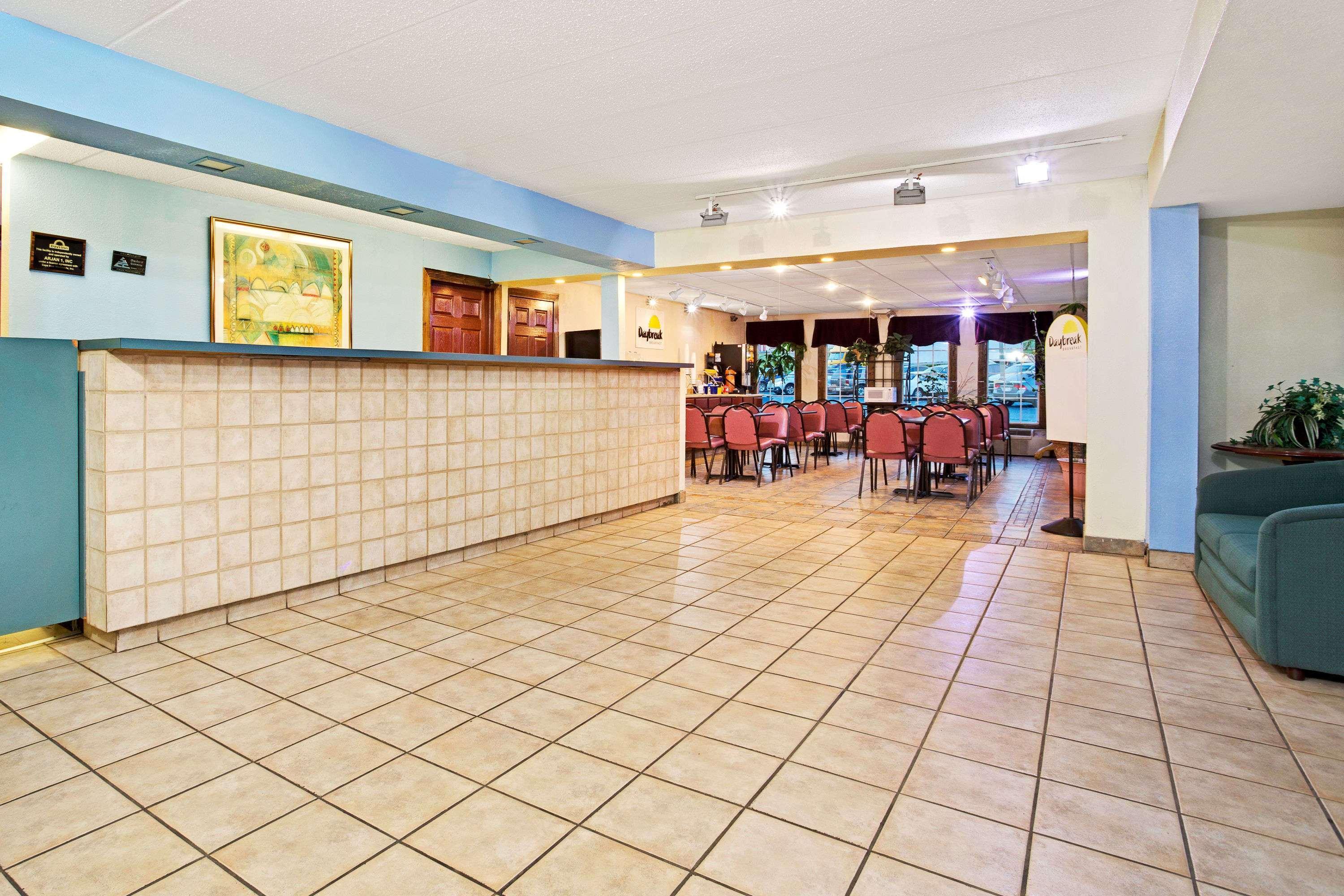 Days Inn By Wyndham Sharonville Dış mekan fotoğraf